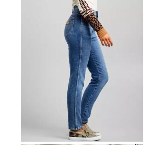 NWOT WRANGLER Whimsy High Rise Slim Jeans Size 29 - Picture 3 of 11